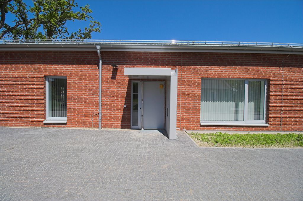 Der Haupteingang des Feuerwehrgerätehauses in Otternhagen.
