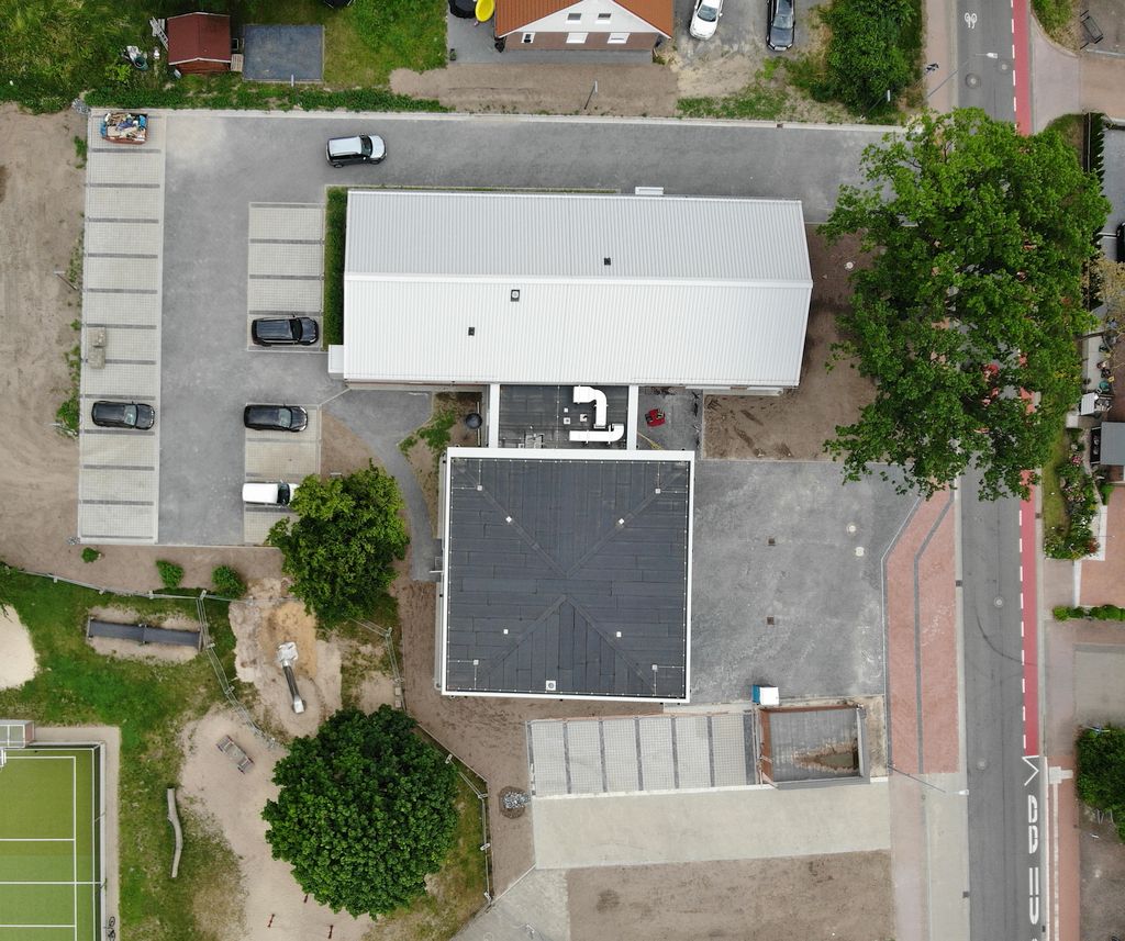 Die Aufnahme zeigt das Feuerwehrgerätehaus Otternhagen in der Draufsicht.